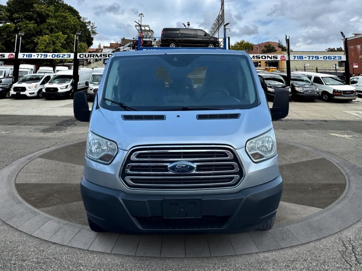 Ford Transit Wagon T-150 130" Low Roof XLT Swing-Out RH Dr 2017