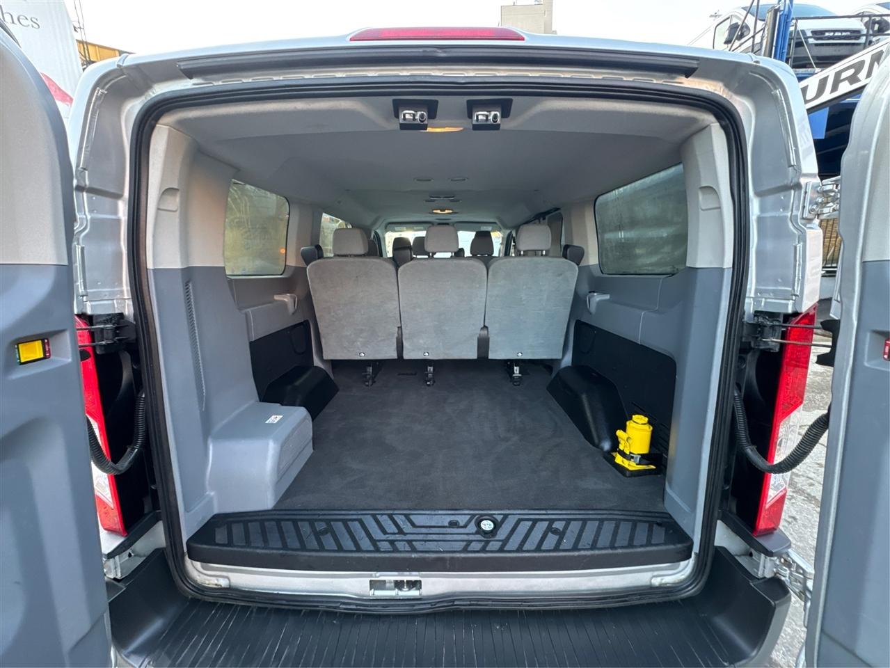 Ford Transit Wagon T-150 130" Low Roof XLT Swing-Out RH Dr 2017