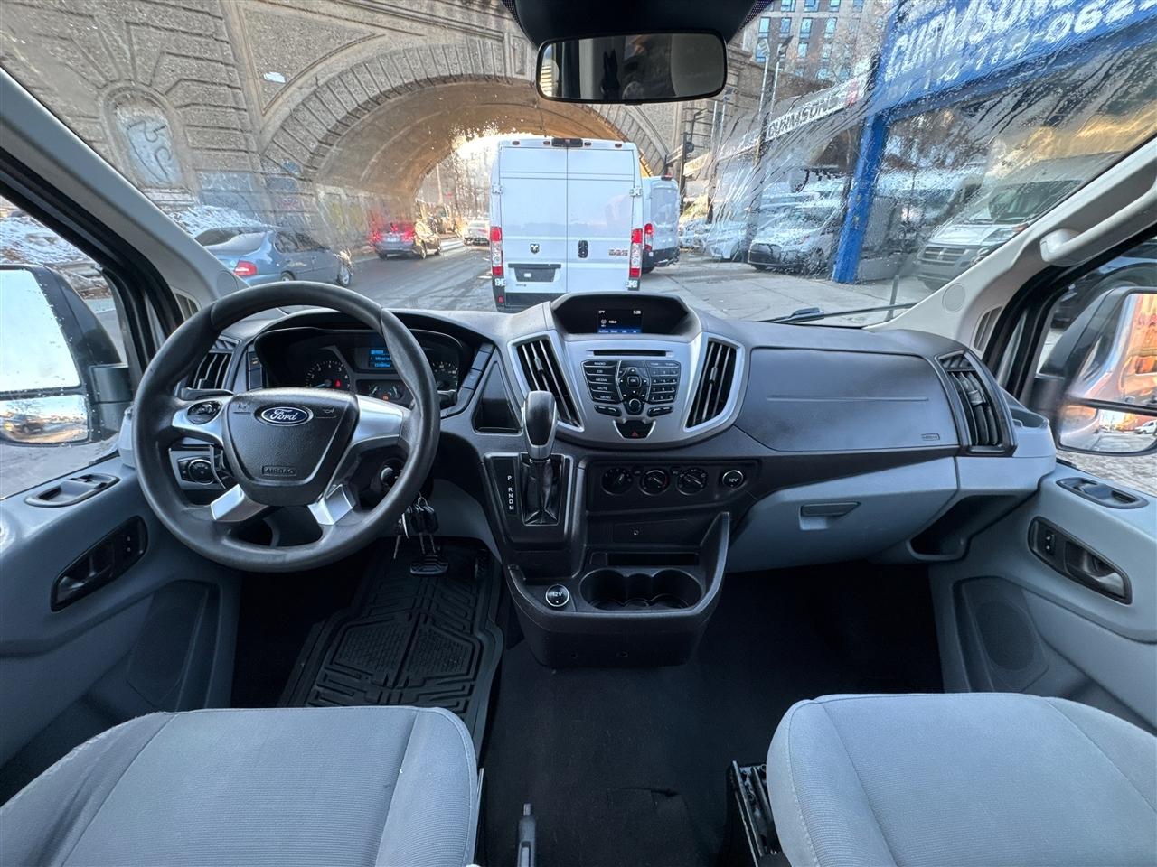 Ford Transit Wagon T-150 130" Low Roof XLT Swing-Out RH Dr 2017