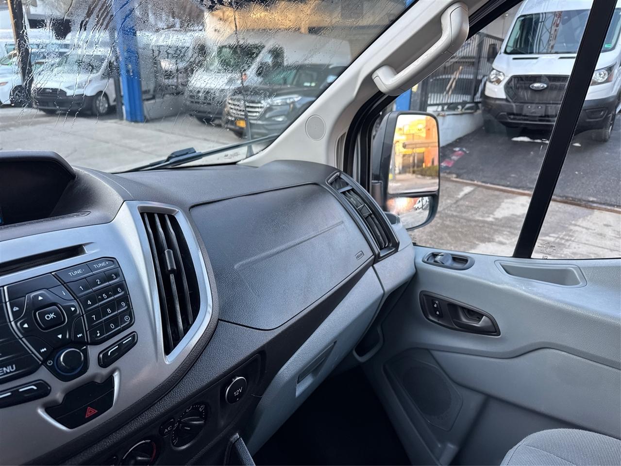 Ford Transit Wagon T-150 130" Low Roof XLT Swing-Out RH Dr 2017