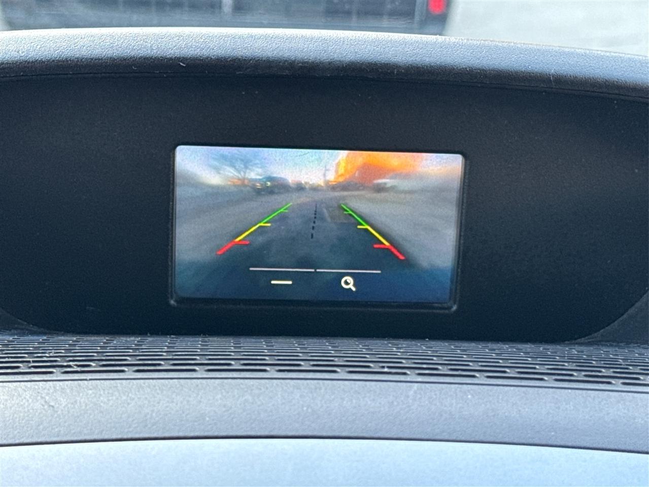 Ford Transit Wagon T-150 130" Low Roof XLT Swing-Out RH Dr 2017