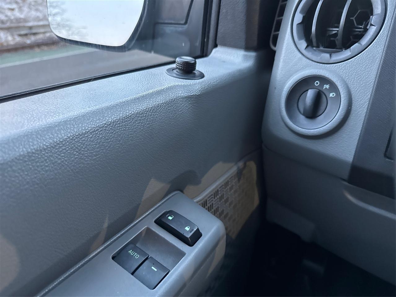 Ford Econoline Cargo Van E-250 2014