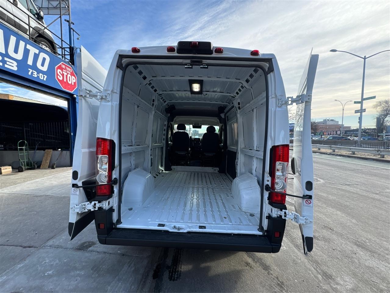 RAM ProMaster Cargo Van Tradesman 2500 High Roof 136" WB w/Pass Seat 2024