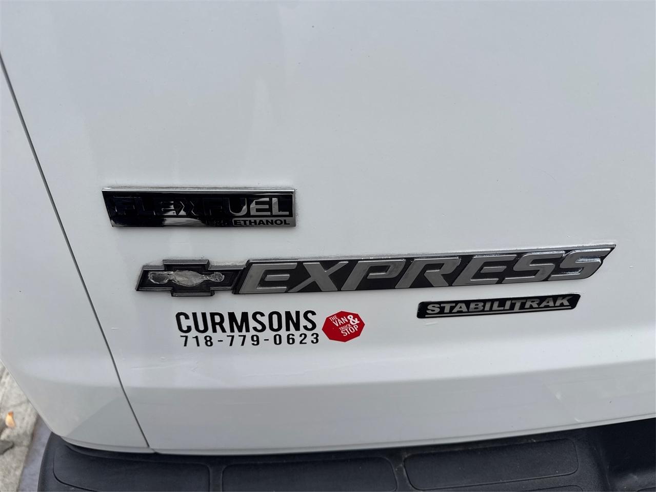 Chevrolet Express Cargo Van RWD 2500 135" 2011