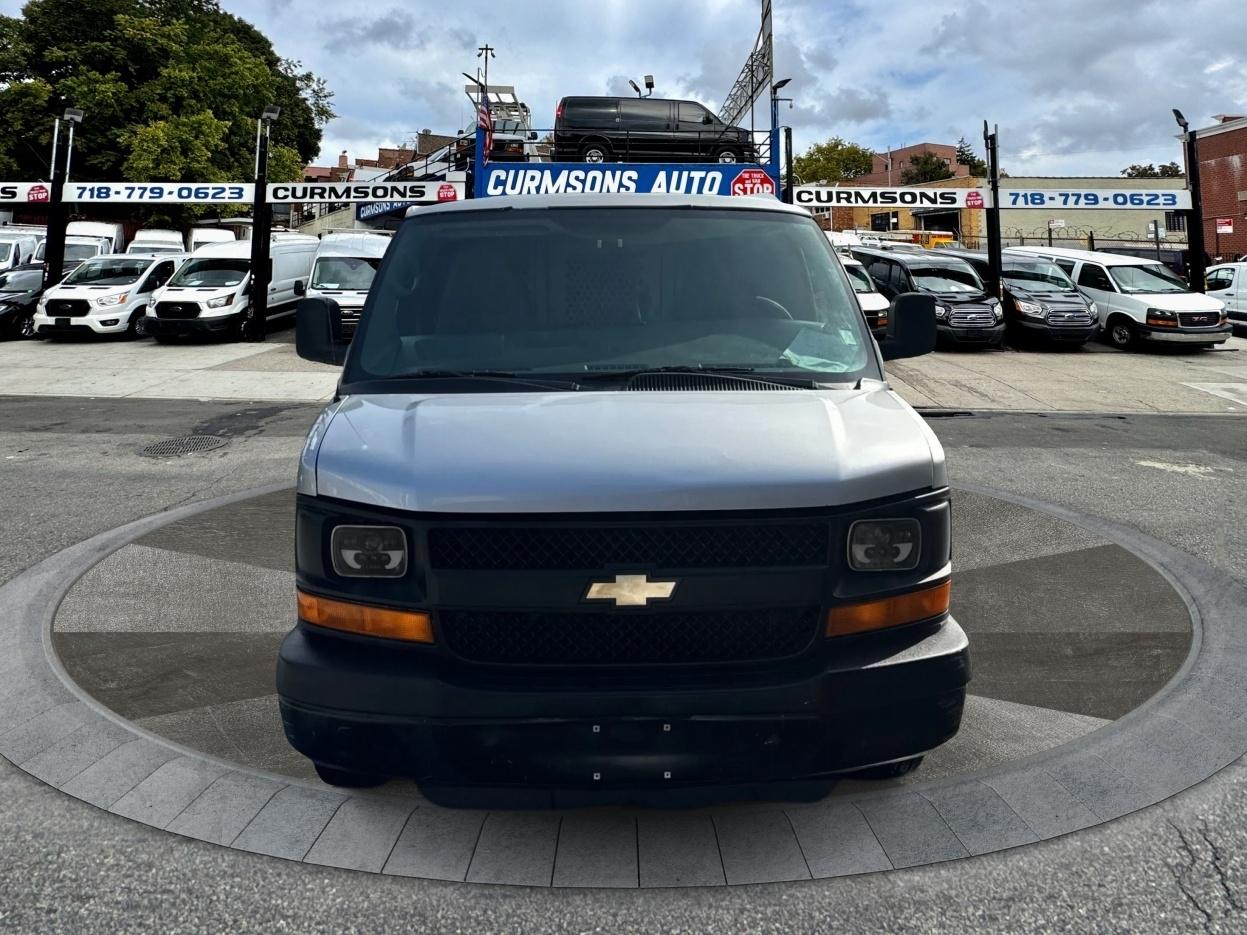 Chevrolet Express Cargo Van RWD 1500 135" 2010