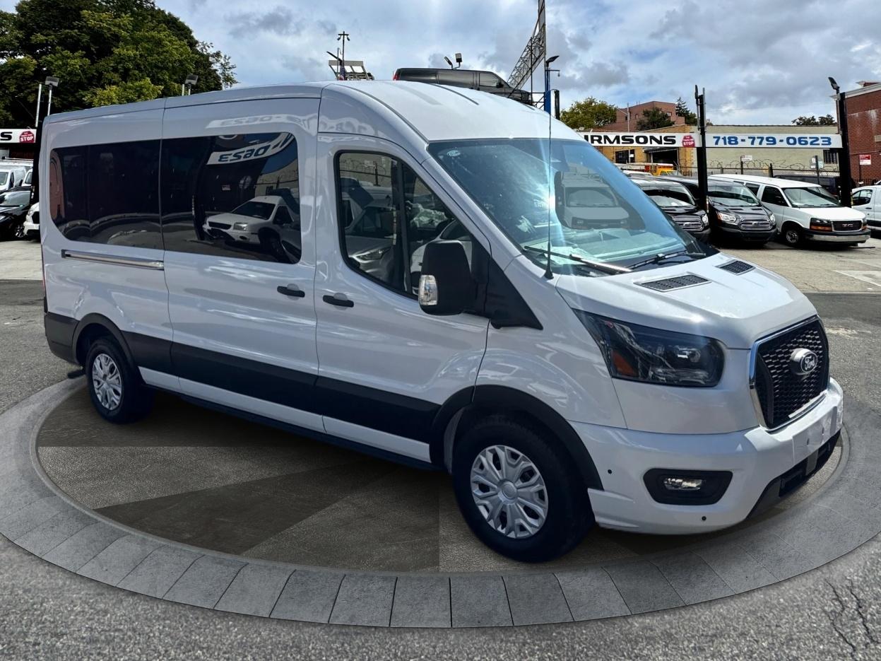 Ford Transit Passenger Wagon T-350 148" Med Roof XLT RWD 2026