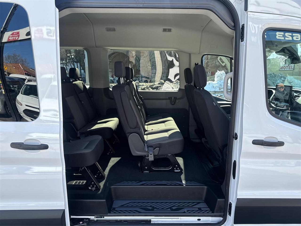 Ford Transit Passenger Wagon T-350 148" Med Roof XLT RWD 2026