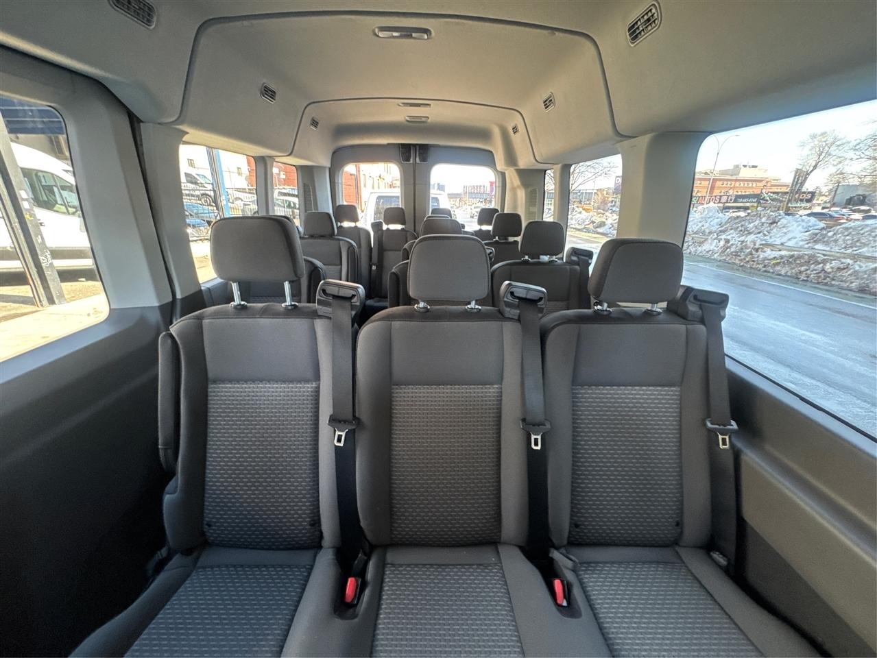 Ford Transit Passenger Wagon T-350 148" Med Roof XLT RWD 2026