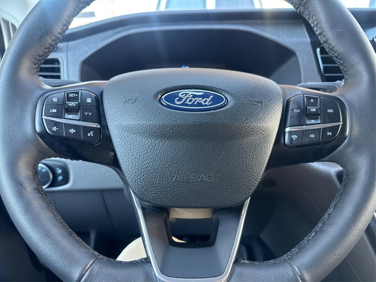 Ford Transit Passenger Wagon T-350 148" Med Roof XLT RWD 2026