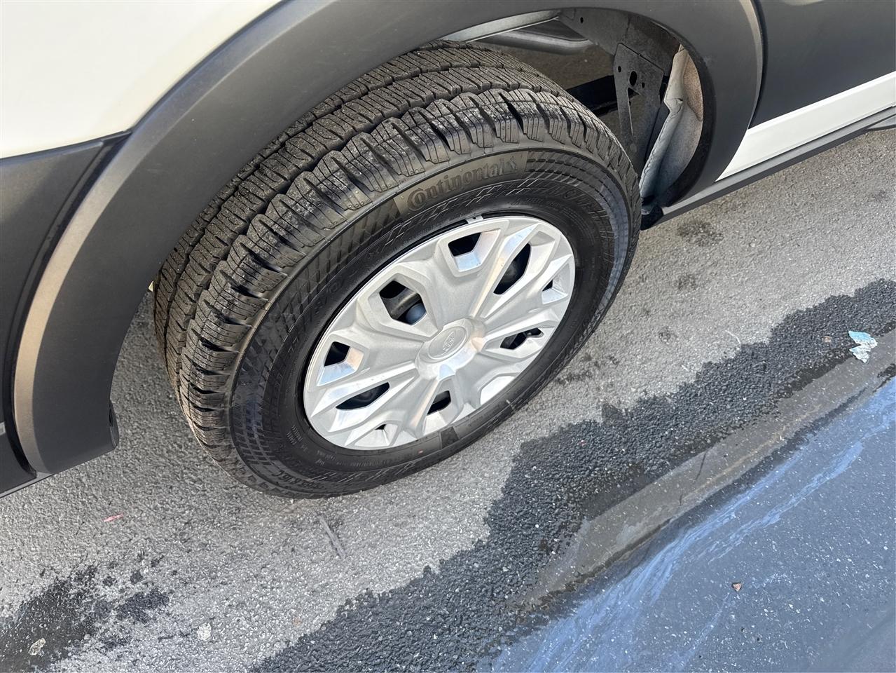 Ford Transit Passenger Wagon T-350 148" Med Roof XLT RWD 2026