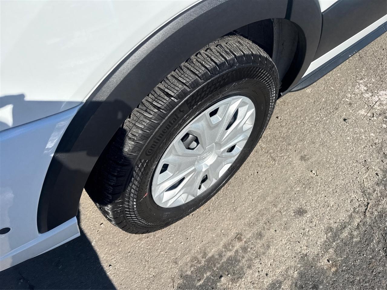 Ford Transit Passenger Wagon T-350 148" Med Roof XLT RWD 2026