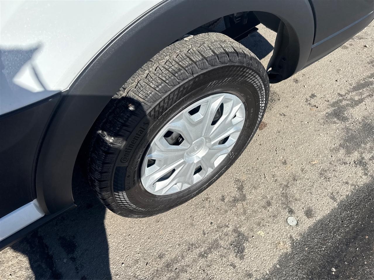 Ford Transit Passenger Wagon T-350 148" Med Roof XLT RWD 2026