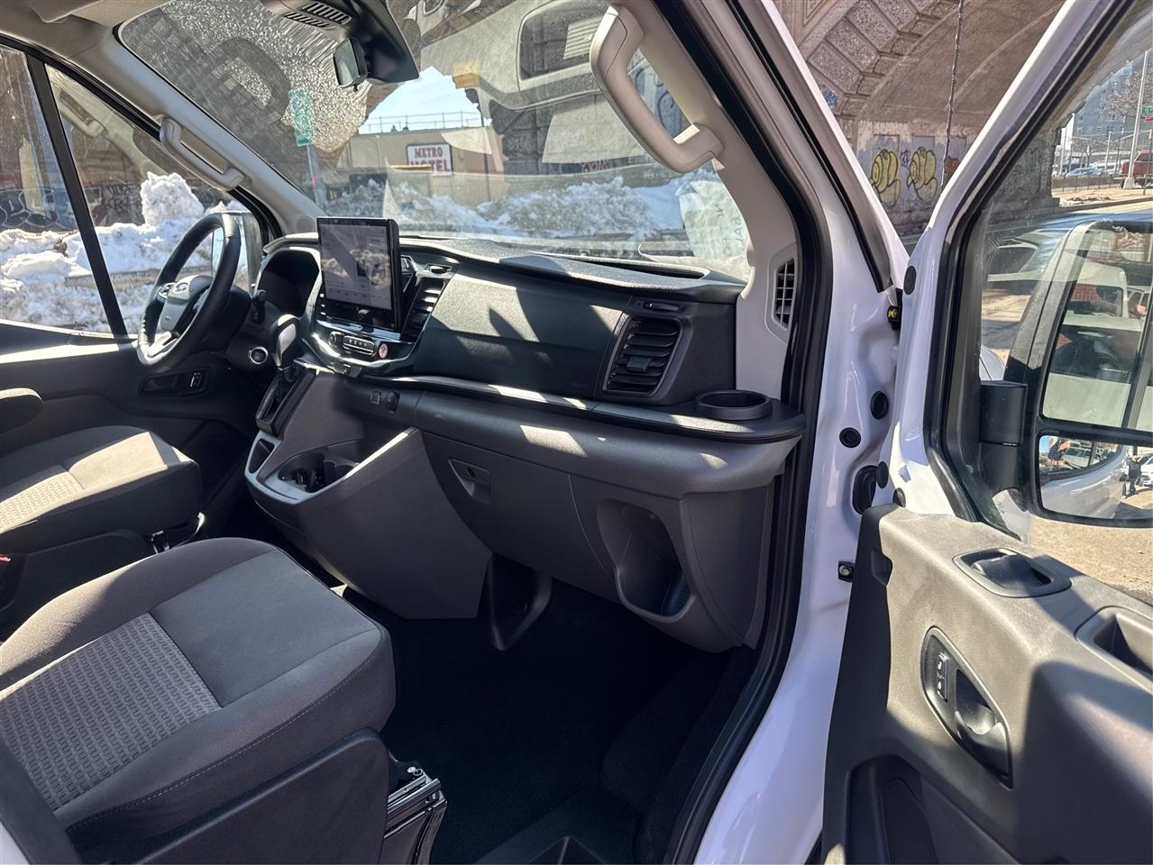 Ford Transit Passenger Wagon T-350 148" Med Roof XLT RWD 2026