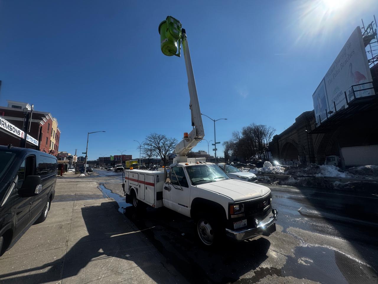 GMC Classic Sierra 3500 HD Reg Cab 159.5" WB C5B 2000