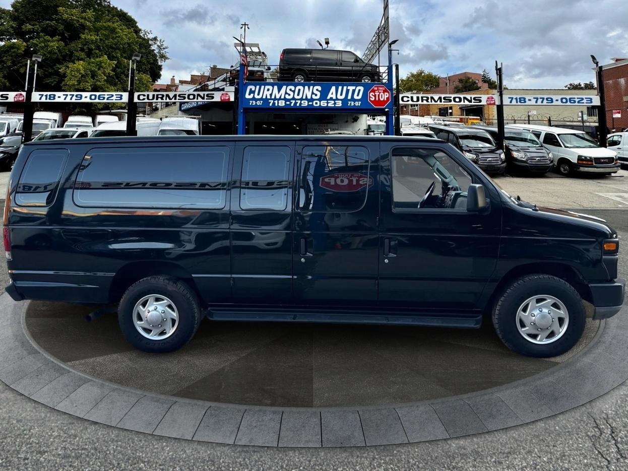 Ford Econoline Wagon E-350 Super Duty Ext XL 2010