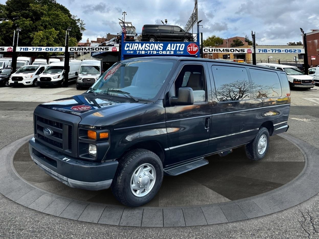 Ford Econoline Wagon E-350 Super Duty Ext XL 2010