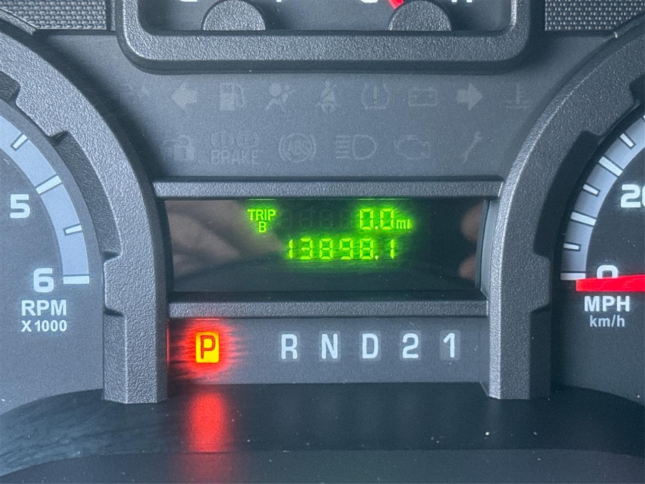 Ford Econoline Wagon E-350 Super Duty Ext XL 2010