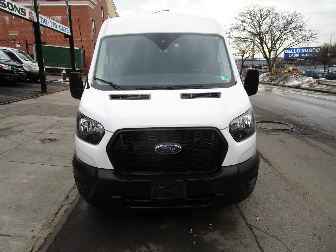 Ford Transit Cargo Van T-250 130" Med Rf 9070 GVWR RWD 2023