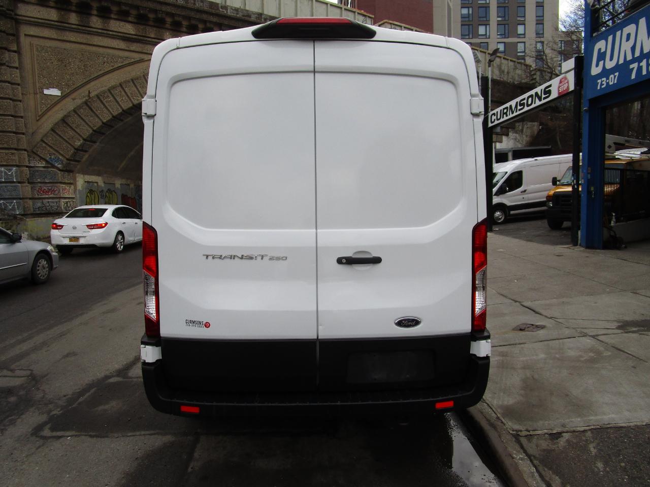 Ford Transit Cargo Van T-250 130" Med Rf 9070 GVWR RWD 2023