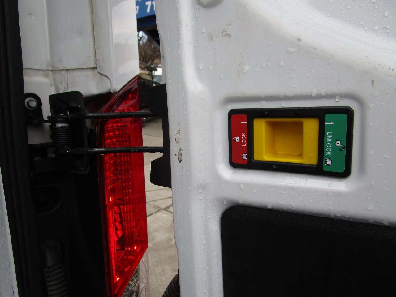 Ford Transit Cargo Van T-250 130" Med Rf 9070 GVWR RWD 2023