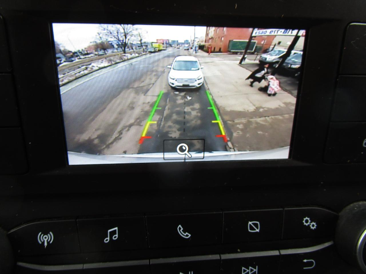 Ford Transit Cargo Van T-250 130" Med Rf 9070 GVWR RWD 2023