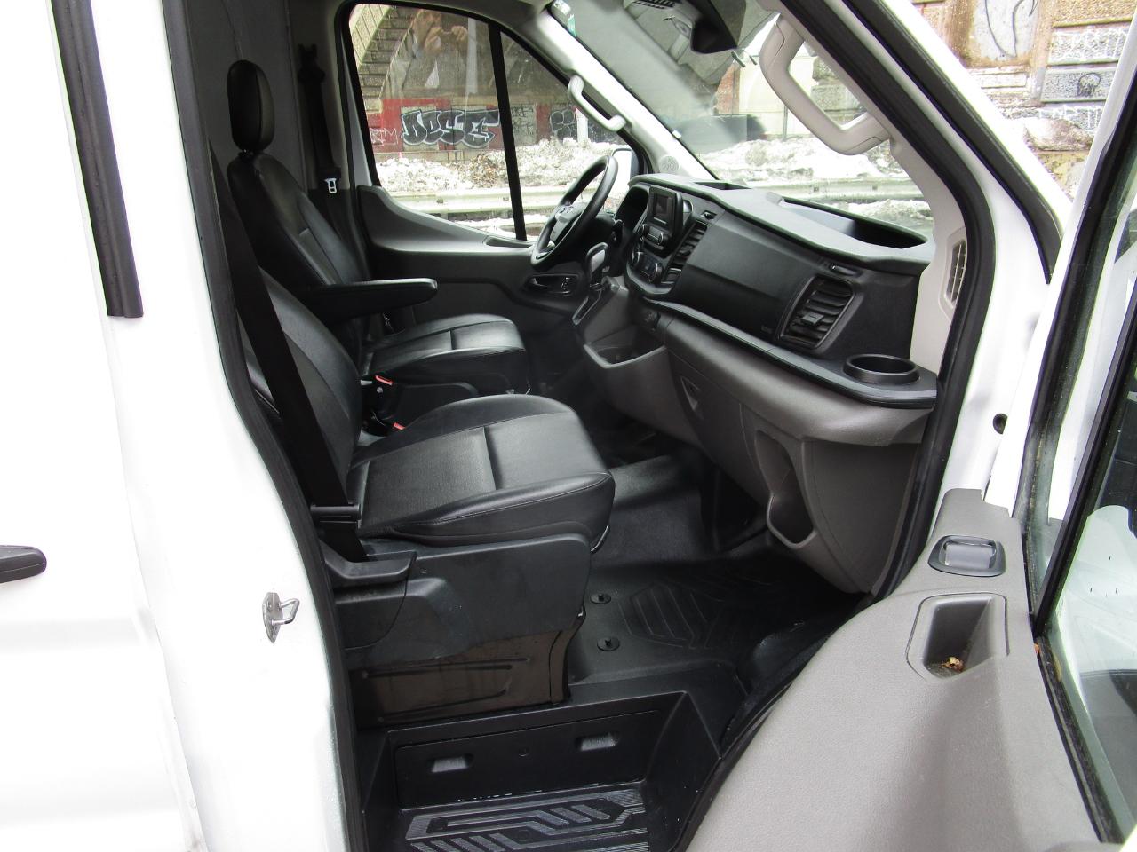 Ford Transit Cargo Van T-250 130" Med Rf 9070 GVWR RWD 2023