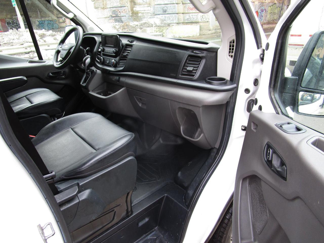 Ford Transit Cargo Van T-250 130" Med Rf 9070 GVWR RWD 2023