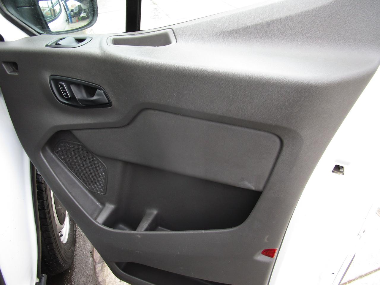 Ford Transit Cargo Van T-250 130" Med Rf 9070 GVWR RWD 2023