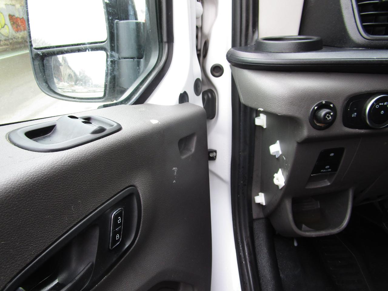 Ford Transit Cargo Van T-250 130" Med Rf 9070 GVWR RWD 2023