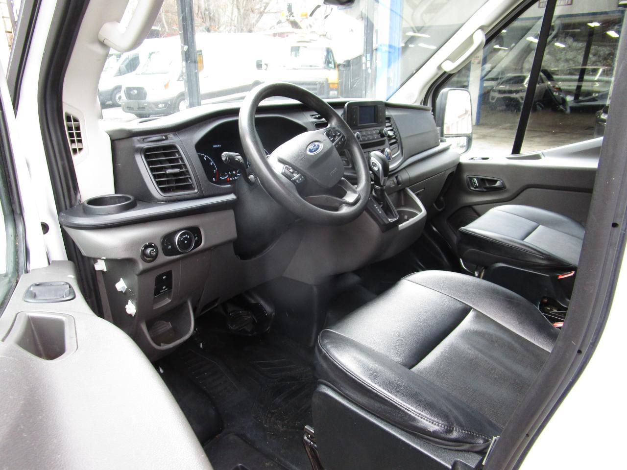 Ford Transit Cargo Van T-250 130" Med Rf 9070 GVWR RWD 2023