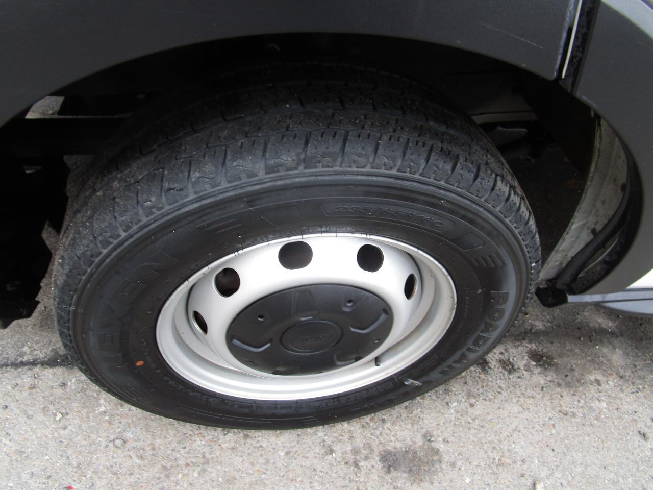 Ford Transit Cargo Van T-250 130" Med Rf 9070 GVWR RWD 2023