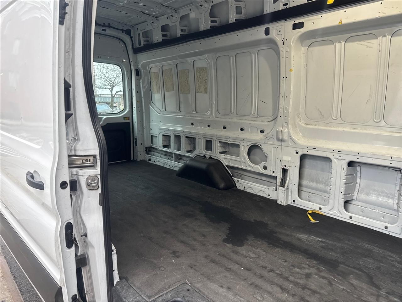 Ford Transit Cargo Van T-250 148" EL Hi Rf 9070 GVWR RWD 2021