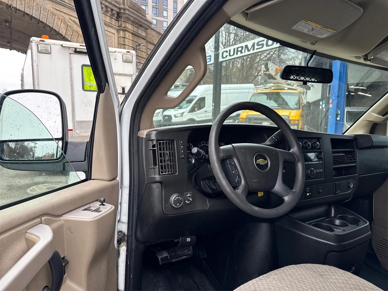 Chevrolet Express Cargo Van RWD 2500 135" 2017