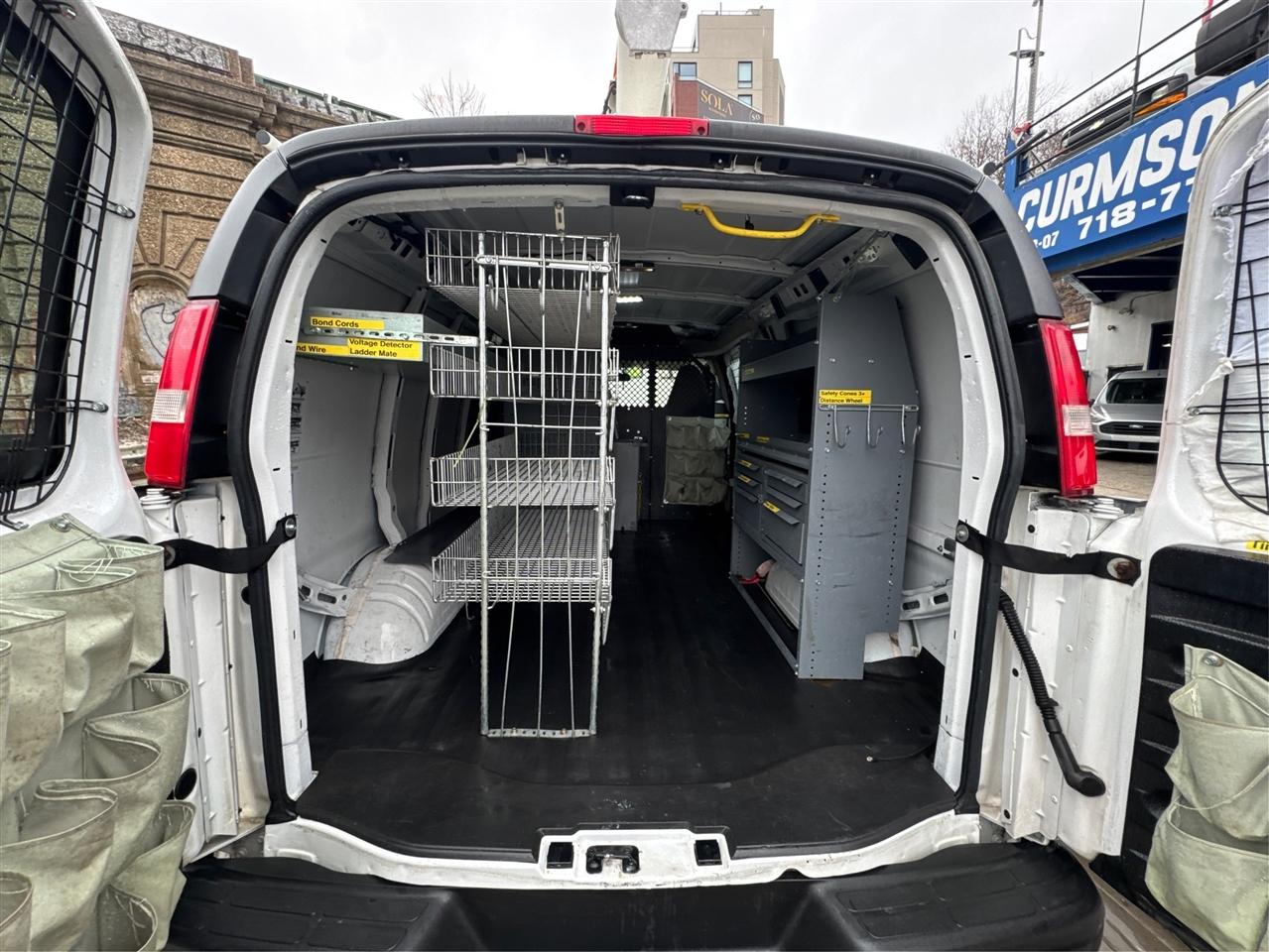Chevrolet Express Cargo Van RWD 2500 135" 2017