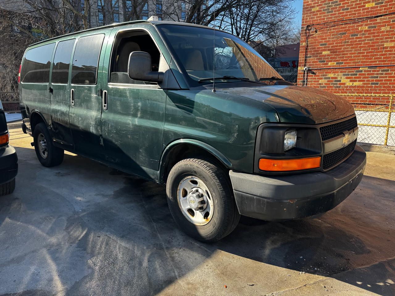 Chevrolet Express Cargo 3500 2010