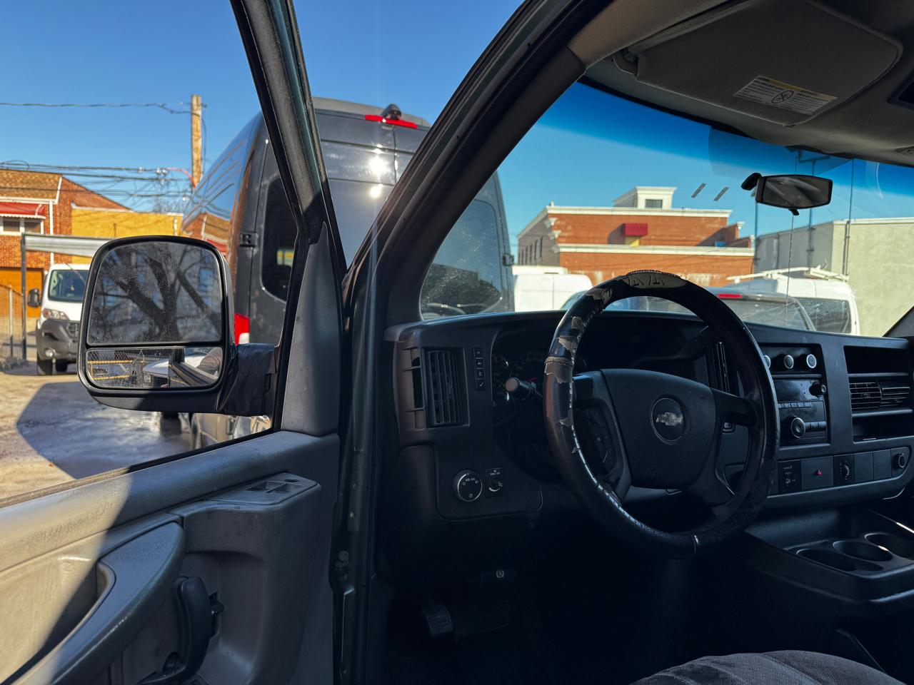 Chevrolet Express Cargo 3500 2010