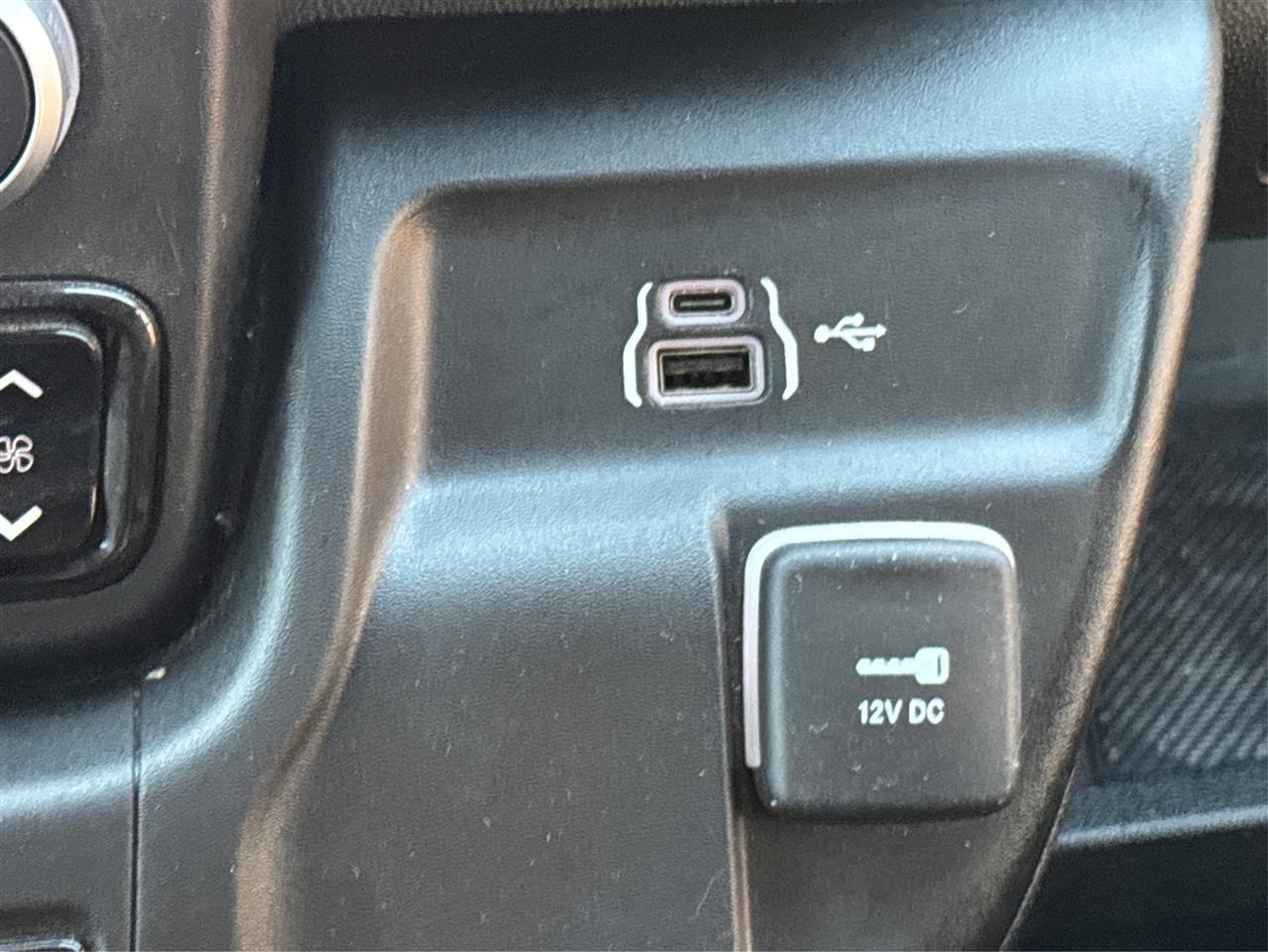 RAM ProMaster Cargo Van Tradesman 2500 Low Roof 136" WB w/Pass Seat 2025