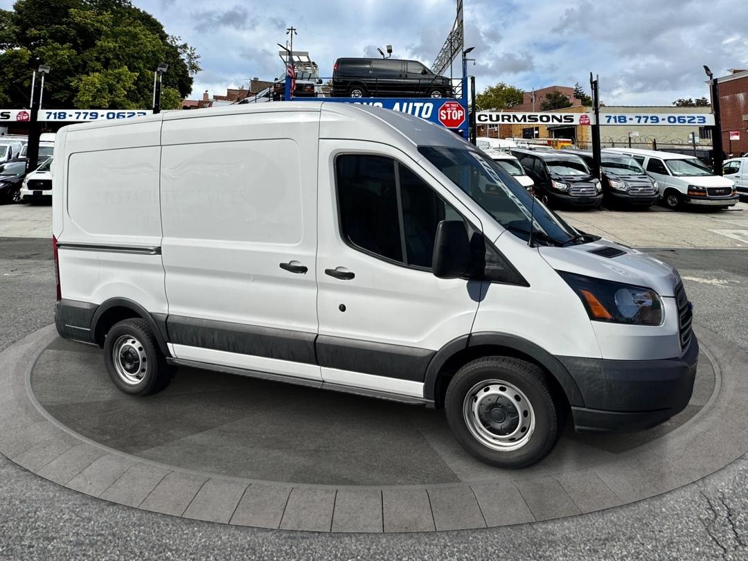 2018 Ford Transit Van T-150 130" Med Rf 8600 GVWR Sliding RH Dr