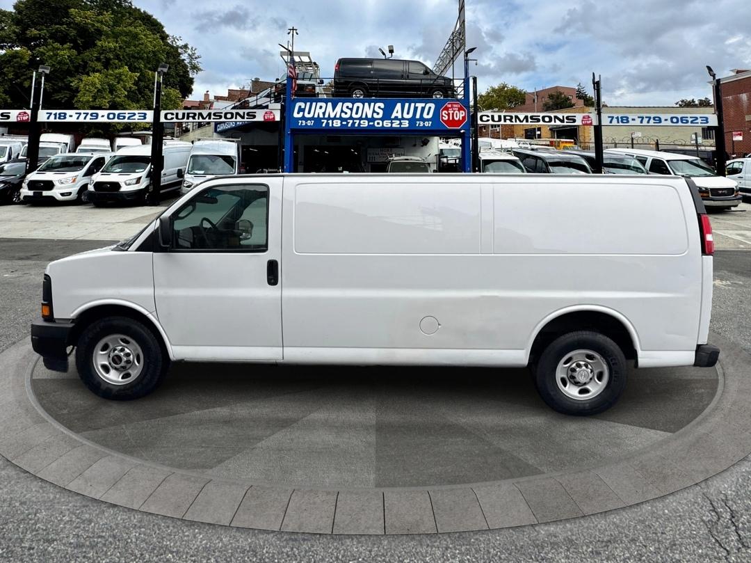GMC Savana Cargo Van RWD 3500 155" 2017