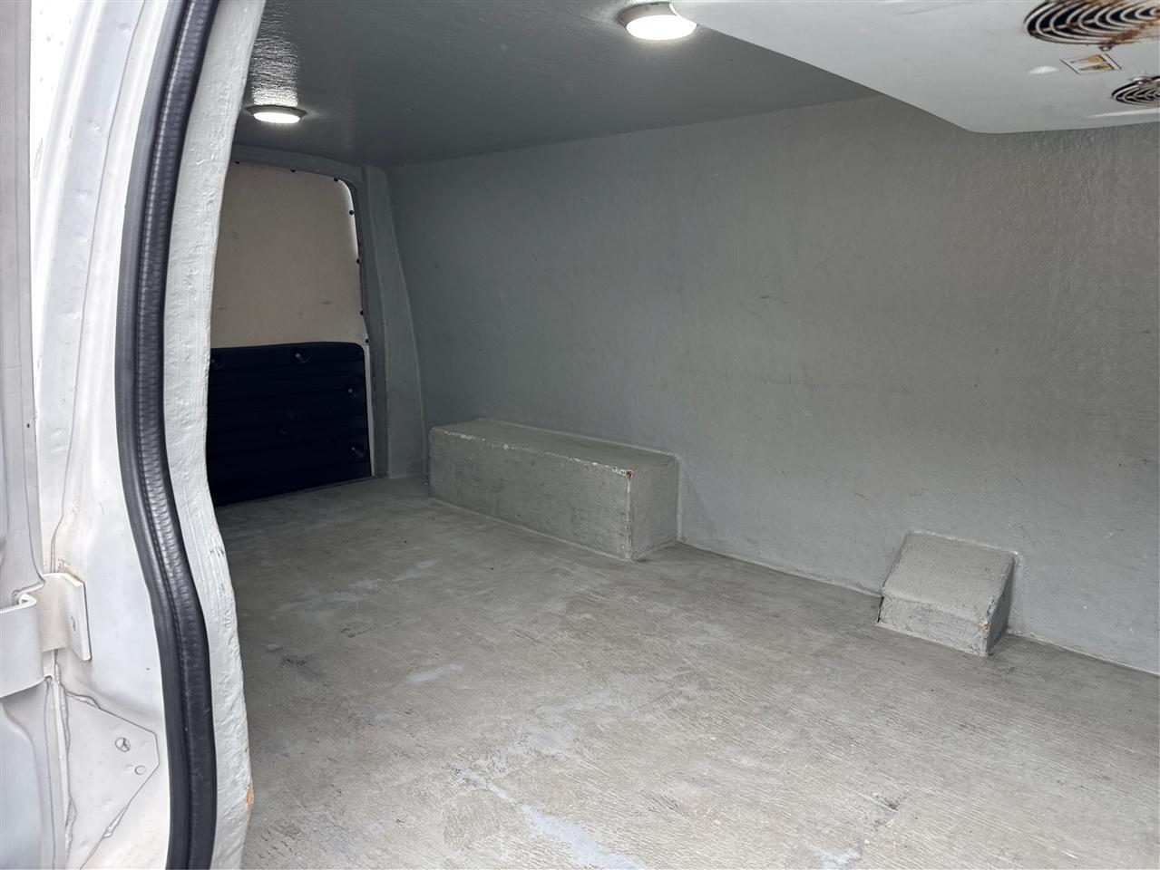 GMC Savana Cargo Van RWD 3500 155" 2017