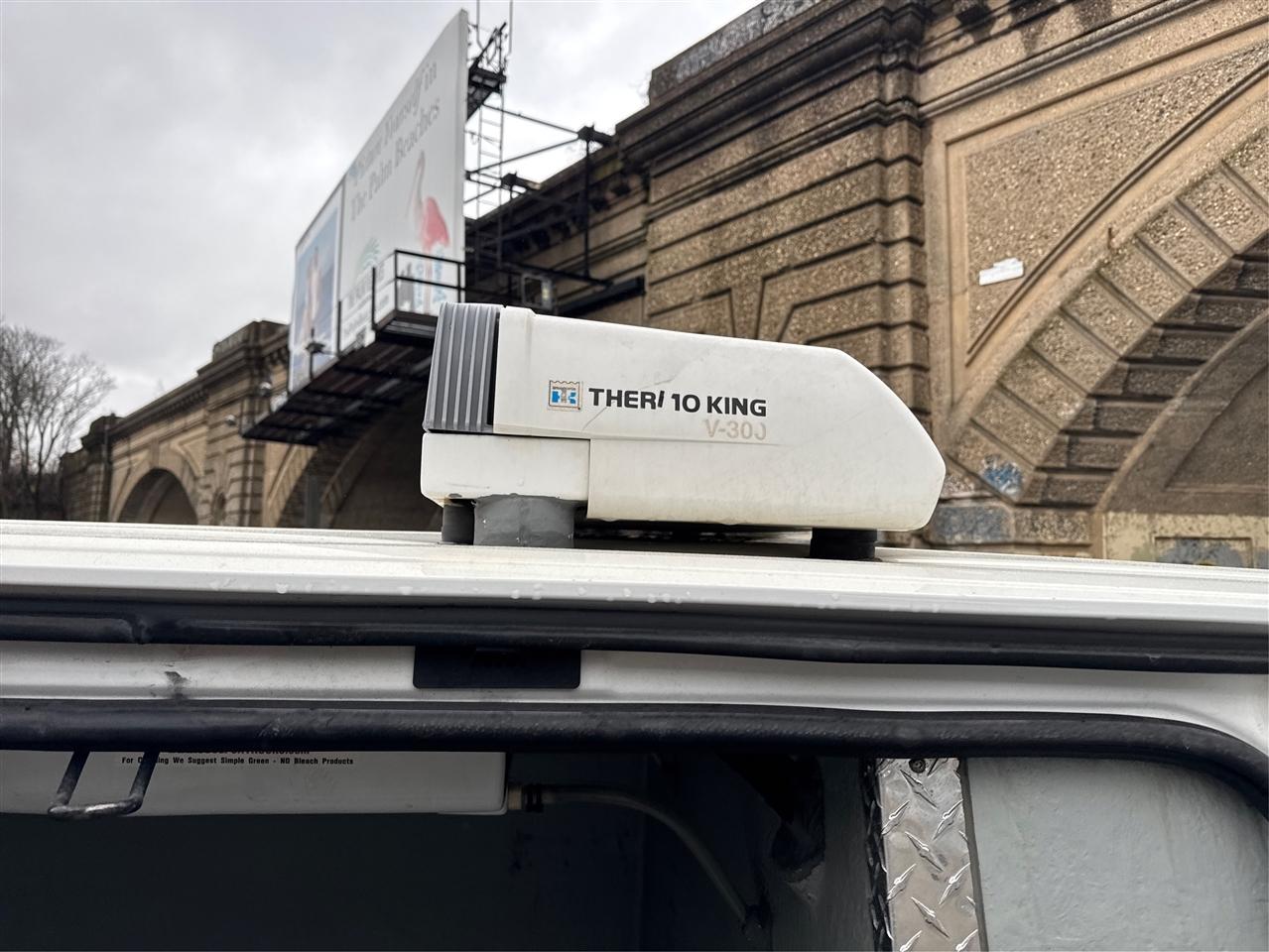 GMC Savana Cargo Van RWD 3500 155" 2017