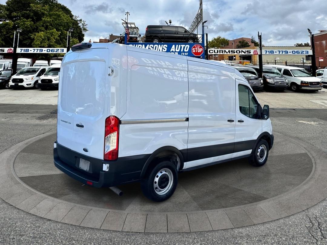 Ford Transit Cargo Van T-250 130" Med Rf 9070 GVWR RWD 2023