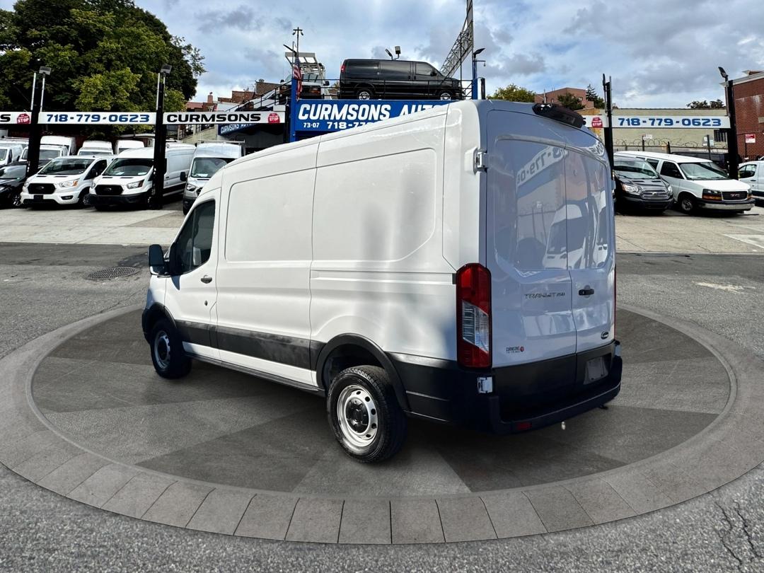 Ford Transit Cargo Van T-250 130" Med Rf 9070 GVWR RWD 2023