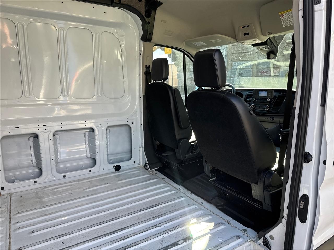 Ford Transit Cargo Van T-250 130" Med Rf 9070 GVWR RWD 2023