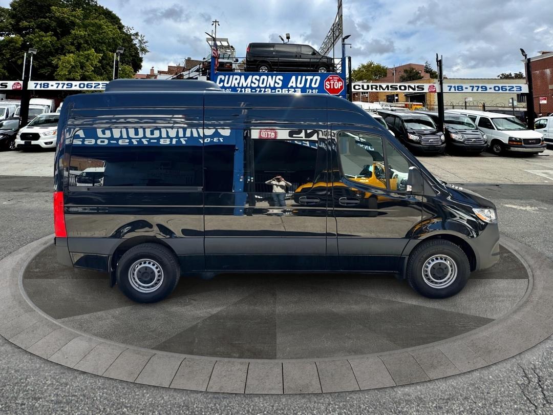 Mercedes-Benz Sprinter Passenger Van 2500 Standard Roof I4 Diesel 144" RWD 2024
