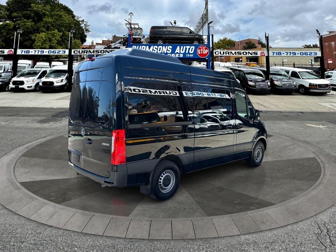 Mercedes-Benz Sprinter Passenger Van 2500 Standard Roof I4 Diesel 144" RWD 2024