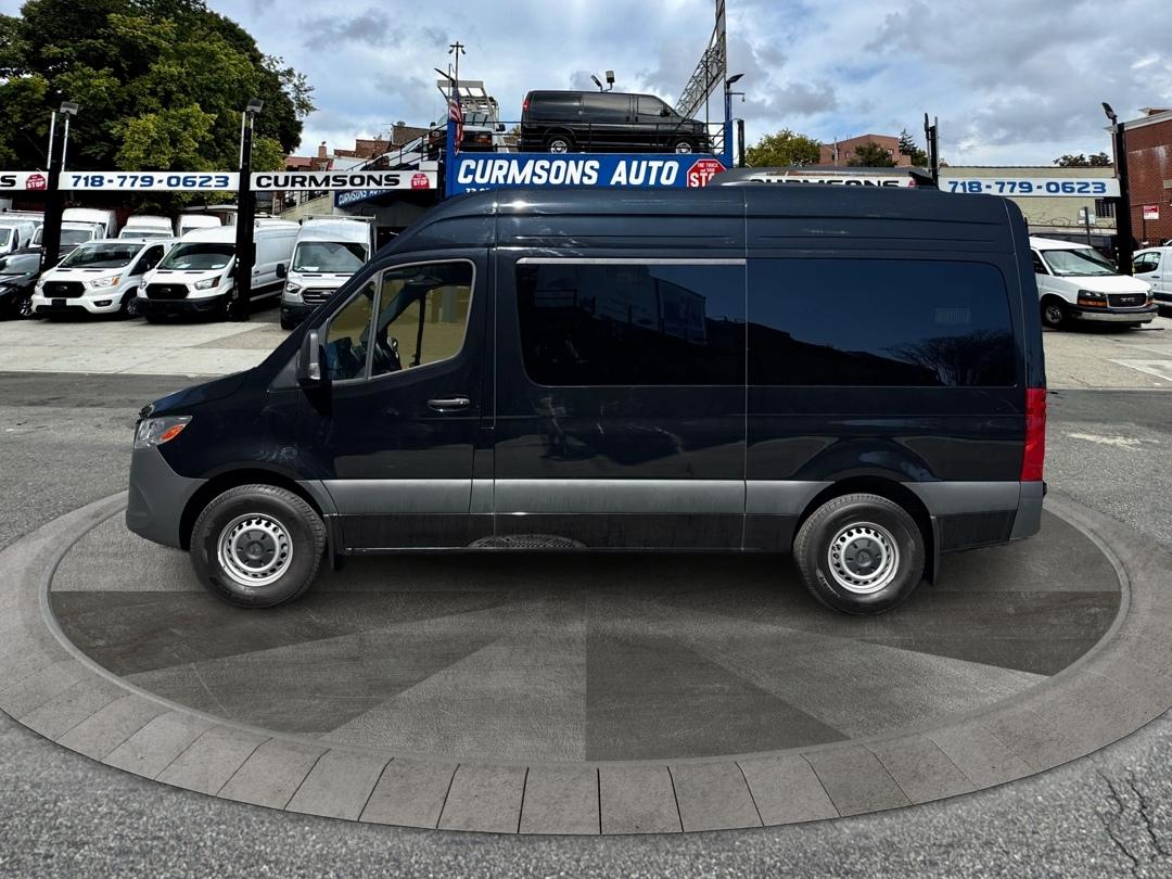 Mercedes-Benz Sprinter Passenger Van 2500 Standard Roof I4 Diesel 144" RWD 2024
