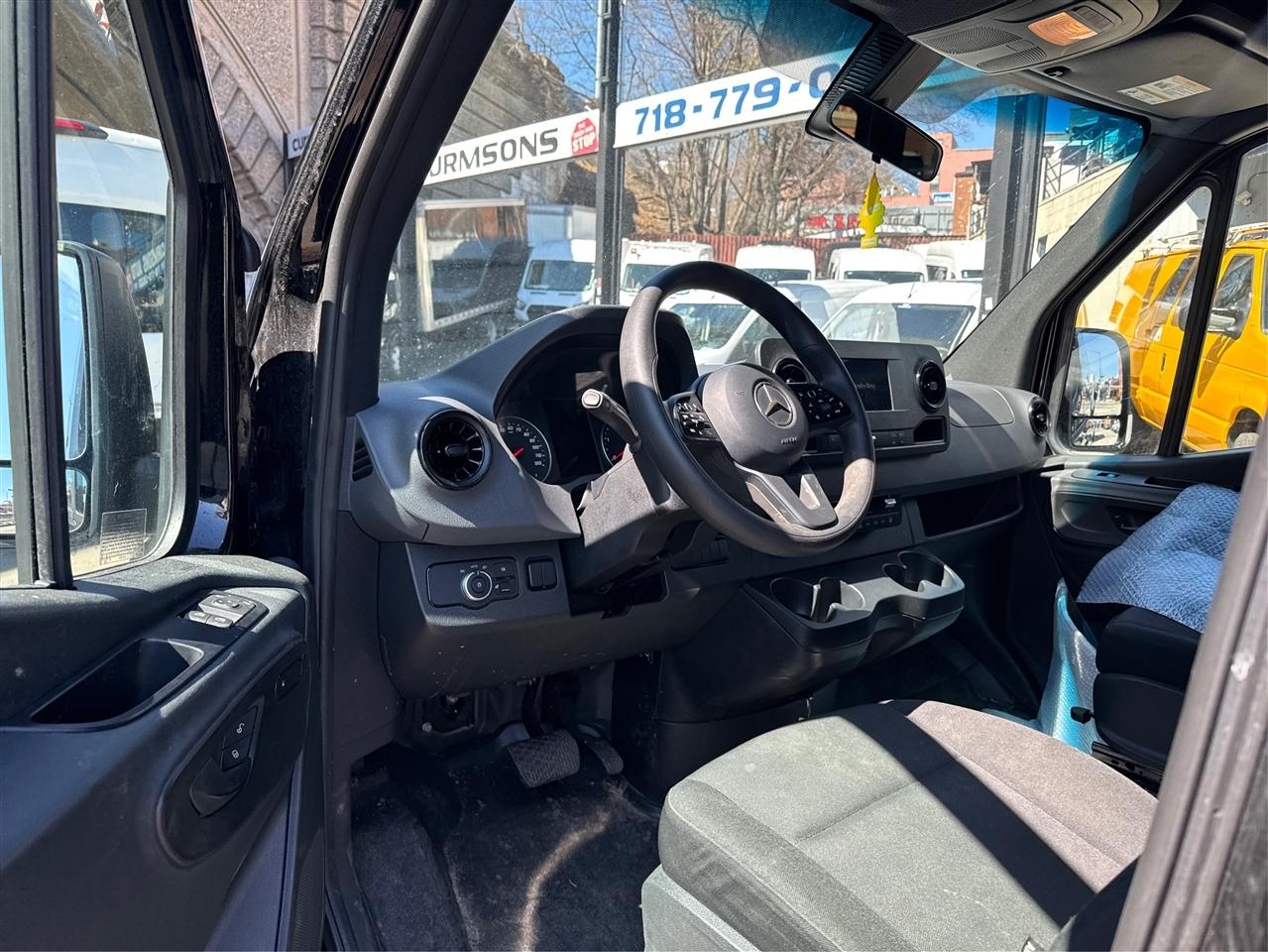 Mercedes-Benz Sprinter Passenger Van 2500 Standard Roof I4 Diesel 144" RWD 2024