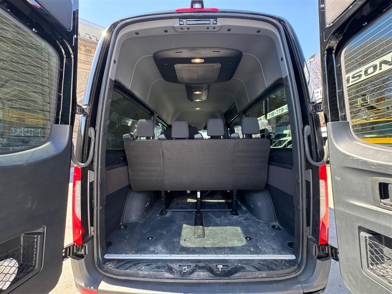 Mercedes-Benz Sprinter Passenger Van 2500 Standard Roof I4 Diesel 144" RWD 2024