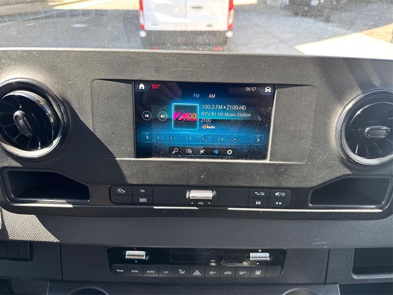 Mercedes-Benz Sprinter Passenger Van 2500 Standard Roof I4 Diesel 144" RWD 2024